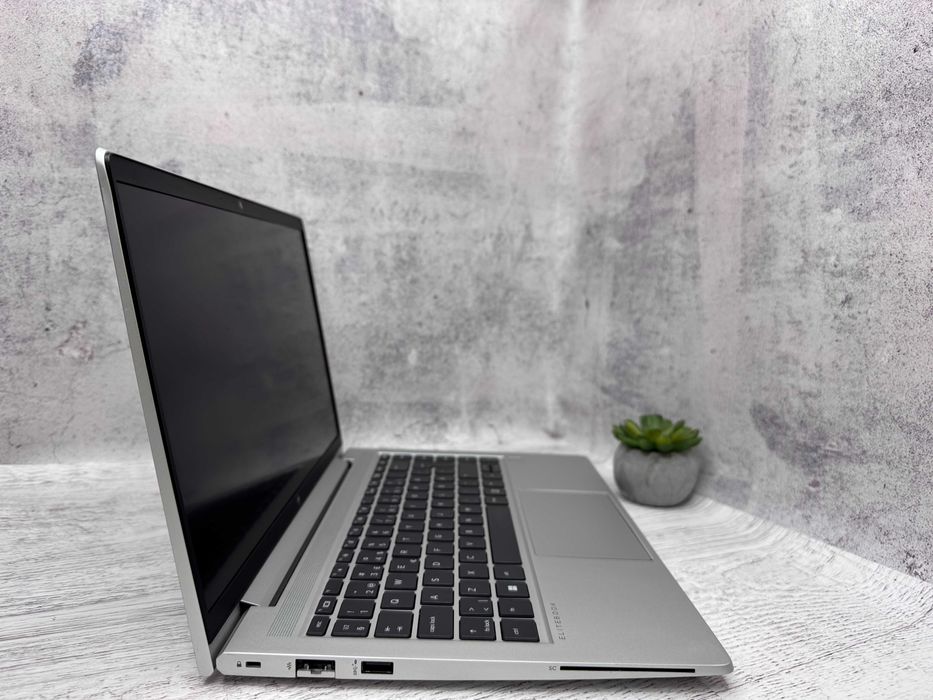 Ноутбук HP EliteBook 645 G9 Full HD AMD Ryzen 5 5625U 8 GB\SSD 512 GB