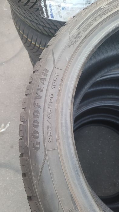 255 45 20 Goodyear UltraGrip Perfomance+