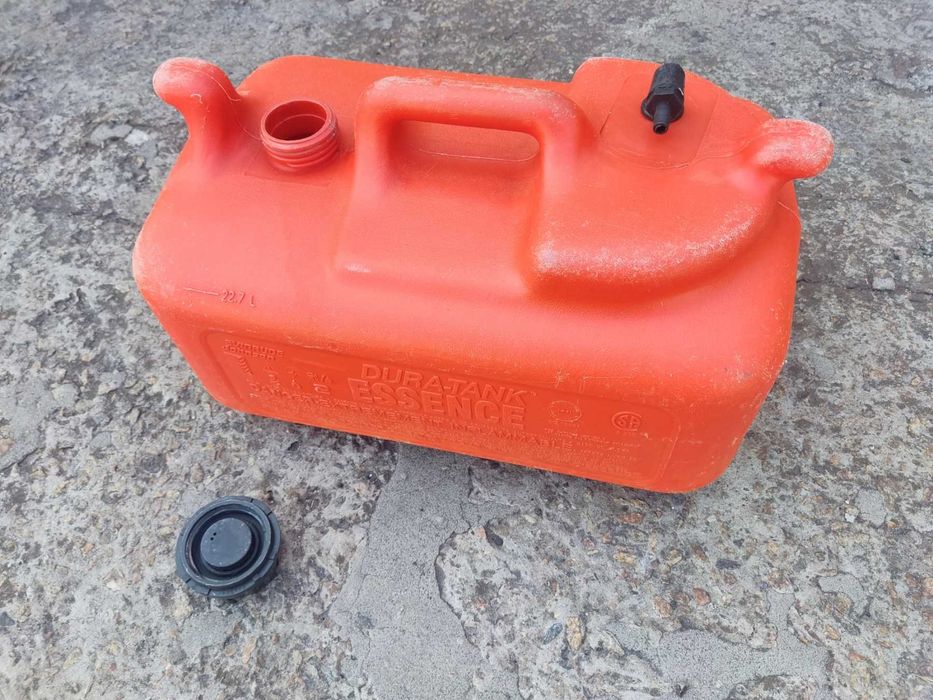 Бензобак лодочного мотора