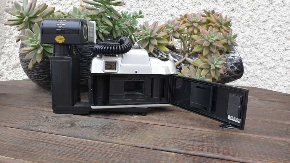 Máquina fotográfica Olympia DL2000A com estojo