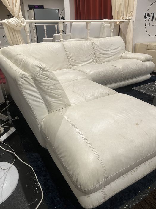 Sofa branco em pele