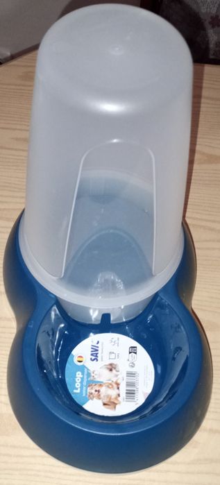 Pojemnik na karmę dla psa lub kota