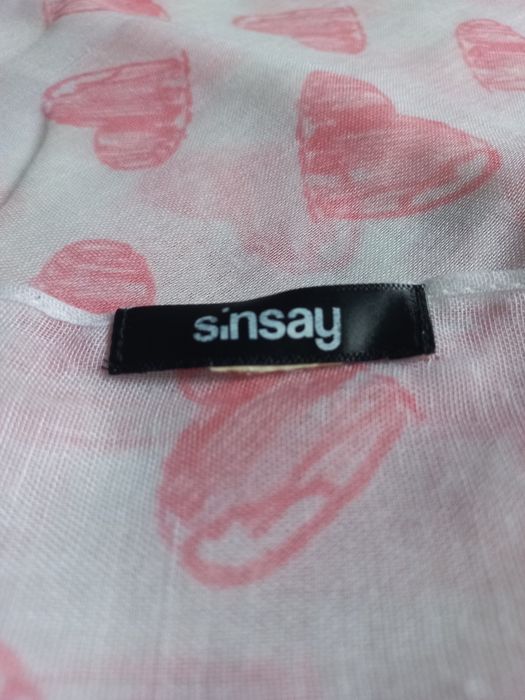 Szal w serduszka z Sinsay