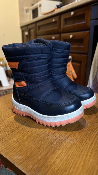 Зимові чобітки, дутіки. німеччина. 23р