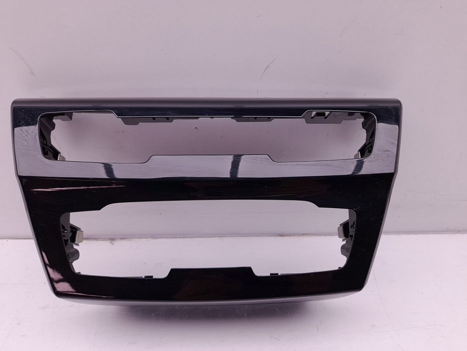 Moldura da consola central / rádio / aro BMW X1 (F48)