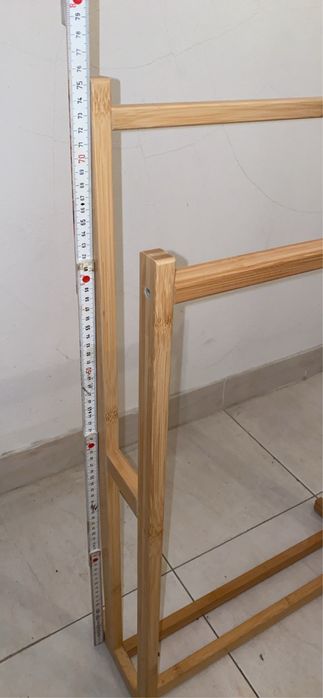 Toalheiro pequeno em excelente estado