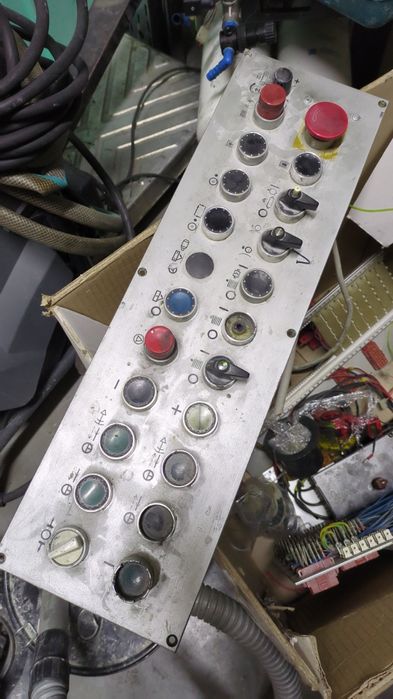 Roland 200 на запчастини