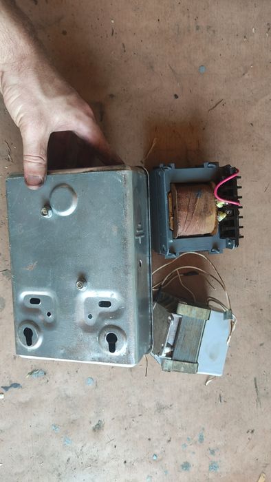 Понижаючий трансформатор 220/35