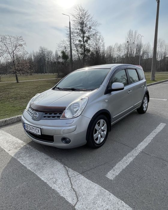 Продам Nissan Note на автомате