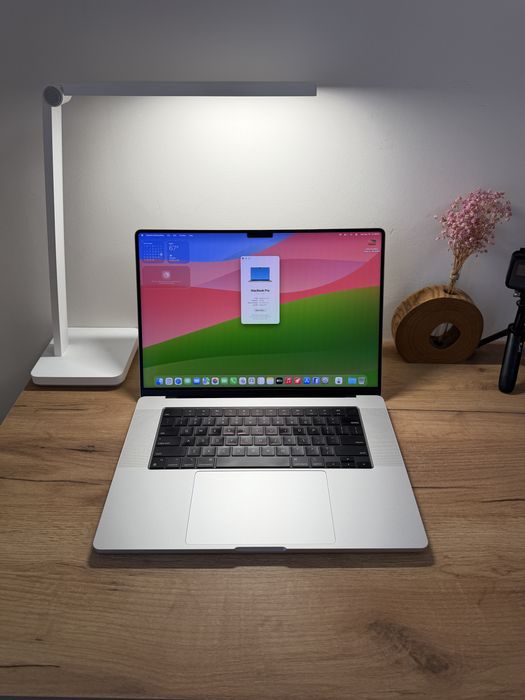 MacBook Pro 16 2021 32GB RAM 512GB SSD Silver