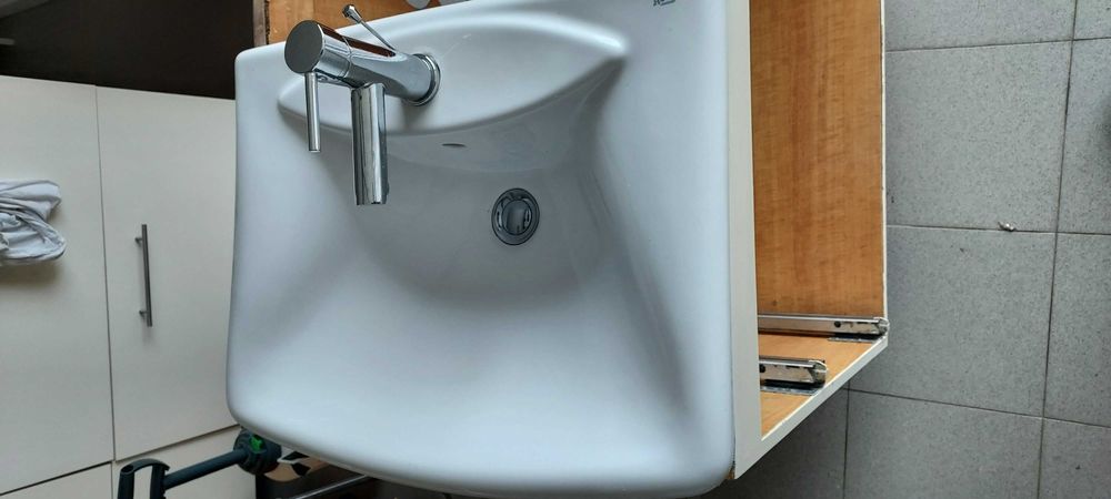 Equipamento de casa de banho pronto a montar