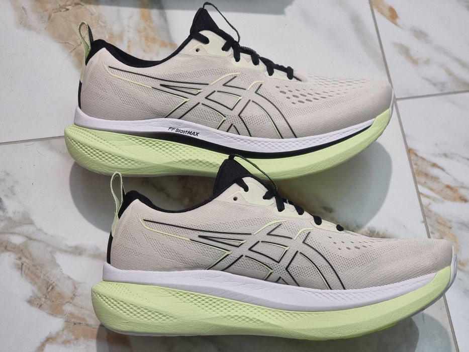 Оригінал 100% чоловічі кросівки asics GlideRide Max  eur 42.5