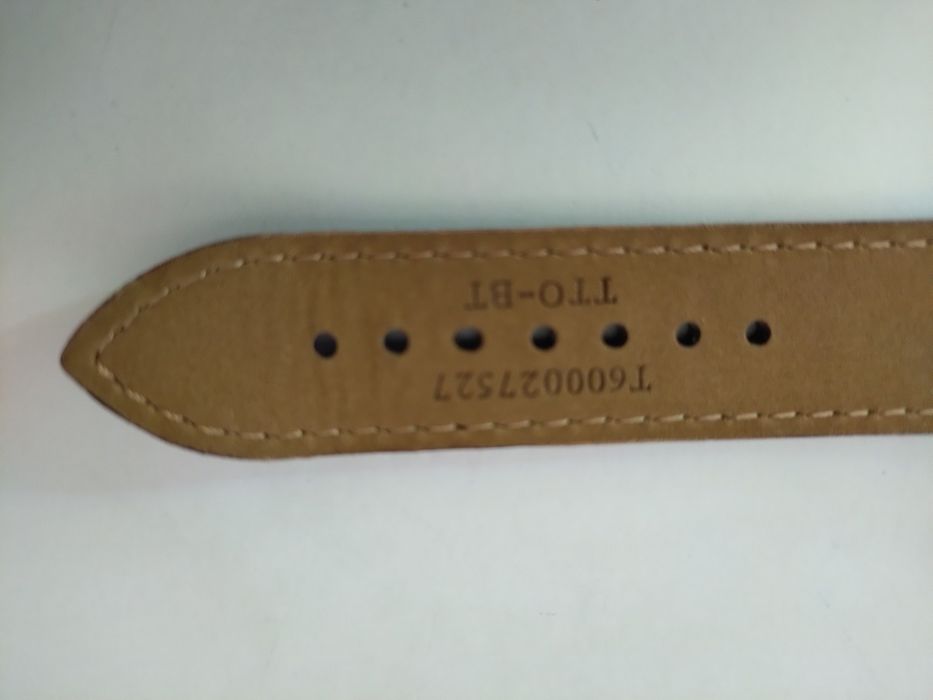 Bracelete relógio em pele