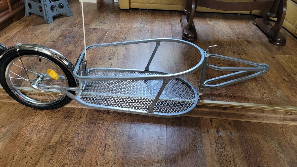 Przyczepka rowerowa z torbą na bagaż