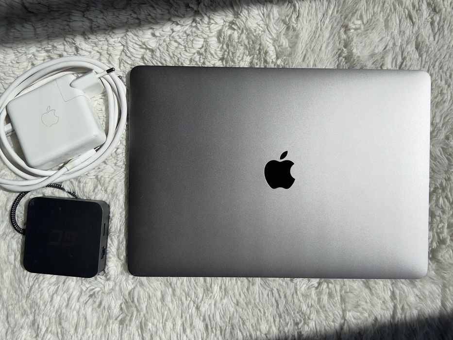 MacBook Pro 16GB i5 256GB ZESTAW | OPIS