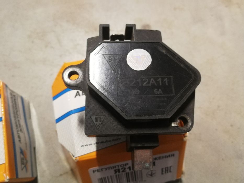 Регулятор напряжения Я212А11 интегральнвй