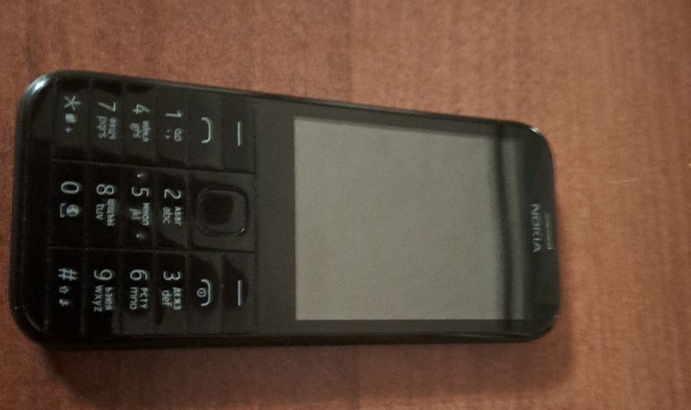 Смартфон Samsung J7, телефон Nokia 6233