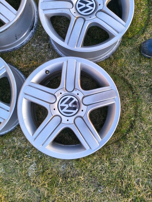 Felgi 15 VW Polo Beetle Fox golf 5x100