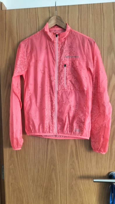 Casaco corta vento rosa