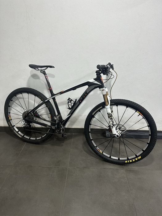 KTM MYROON carbono 29’