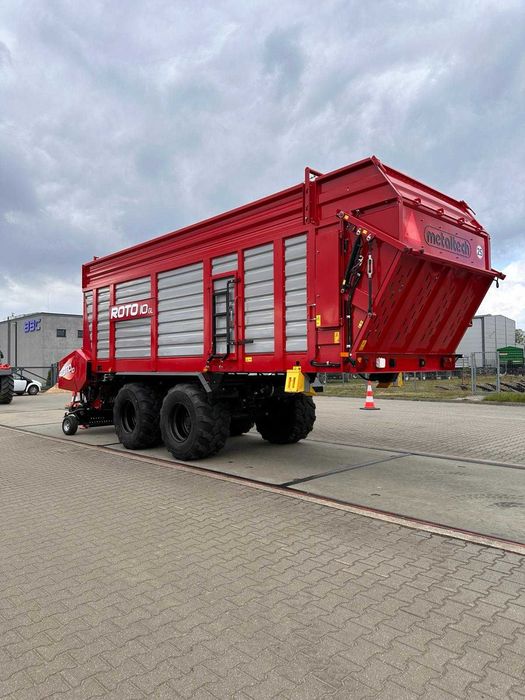 Przyczepa samozbierająca do zielonki METAL-TECH ROTO 10 ton | OD RĘKI