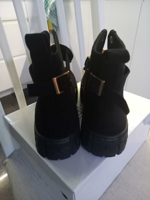 Buty nowe na grubej podeszwie 37