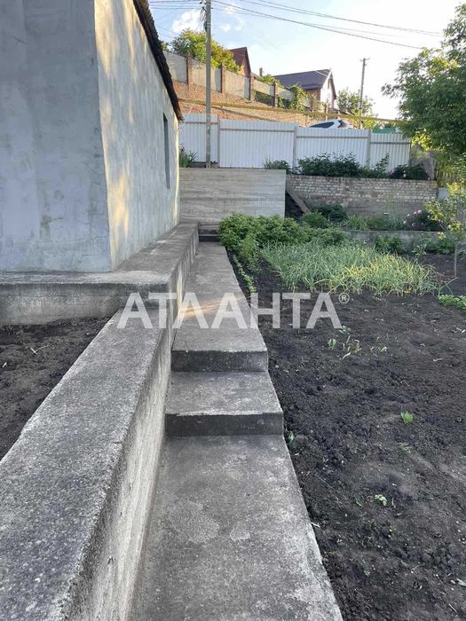 Можно под программы  Дом в Нерубайском с большим участком гараж.