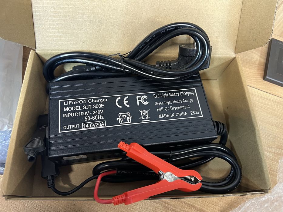 Перевірена якісна зарядка видає 20а для liFePo4 Акб зарядний пристрій