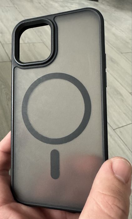 Etui na Iphone 12/12 Pro.