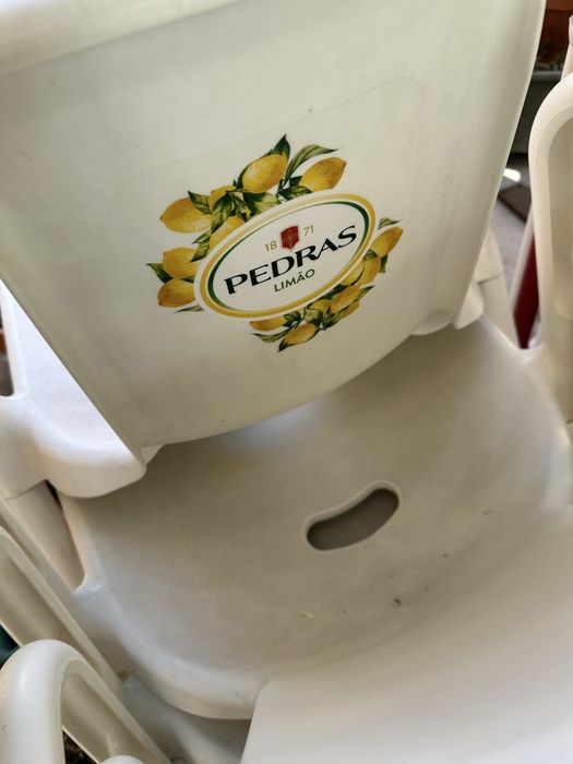 Vende se mesas de esplanda e cadeiras Muito bom estado