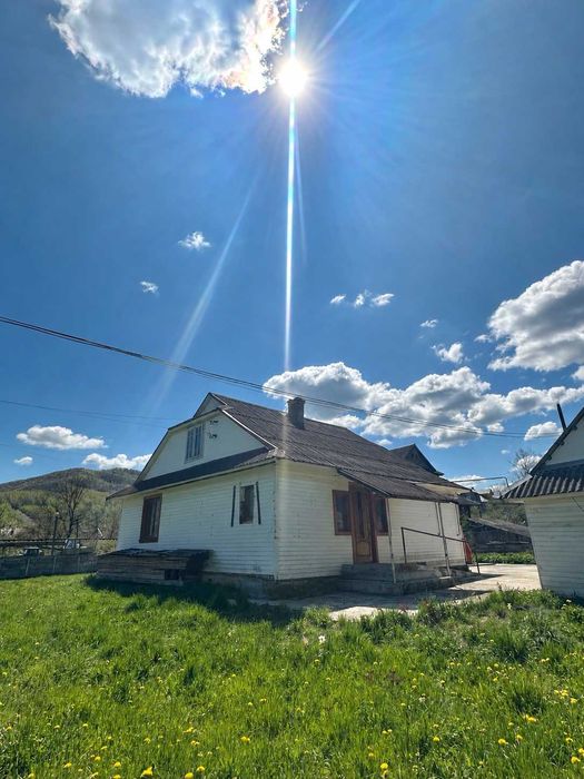 Продаж будинку . Площа 80 м.кв. Ділянка 10 с. Комунікації. Генератор