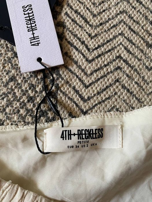 Топ на одне плече