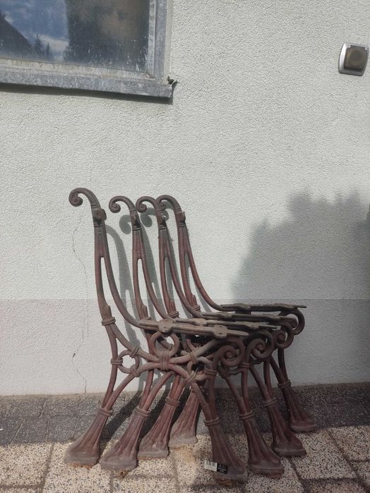 Nogi żeliwne do ławki i stołu.