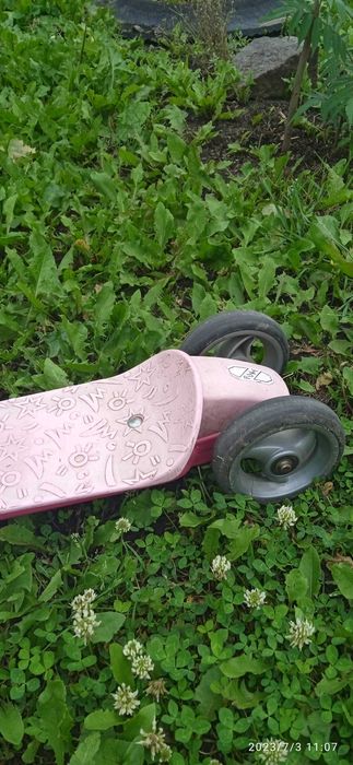 Самокат для дівчинки