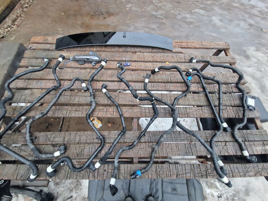 Патрубок системы охлаждения Tesla Model 3 разборка трубка