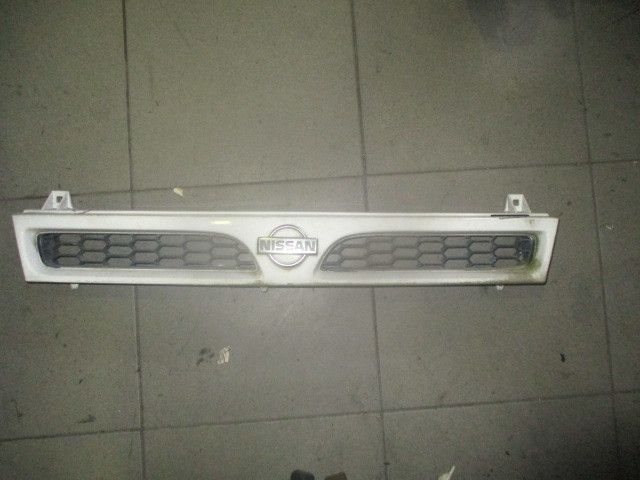Grelha do Pára-Choques da Frente NISSAN Primera Hatchback (P10)