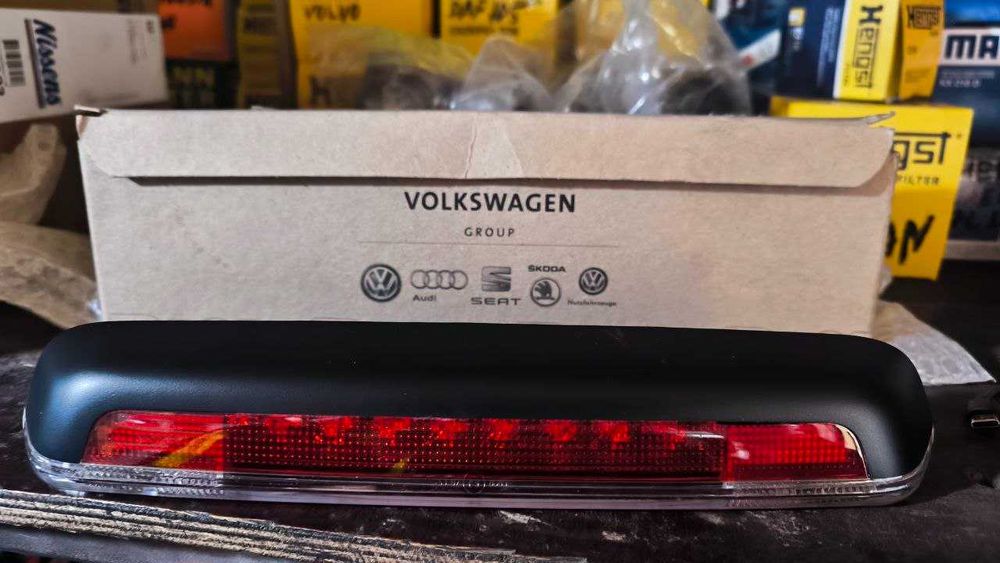 Задній додатковий стоп сигнал VAG Volkswagen