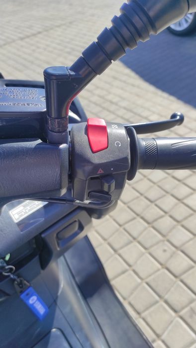 Продам Yamaha magesty 400