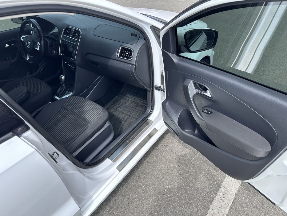 Volkswagen Polo ,1.6 Газ-Бензин 2017