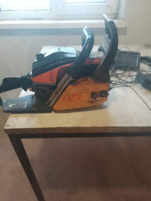 Бензопила під запчастини або під ремонт