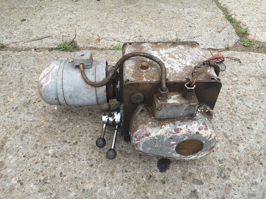Stara przekładnia reduktor wraz z silnikiem do tokarki DIY
