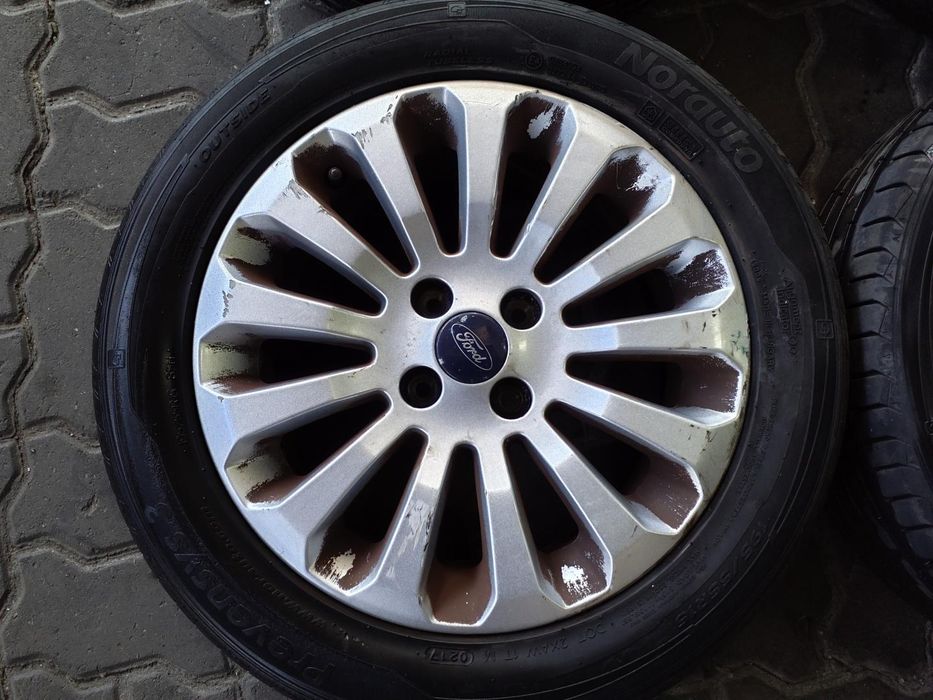 Jantes Ford R15 Com Pneus 195/50 Furação 4X98