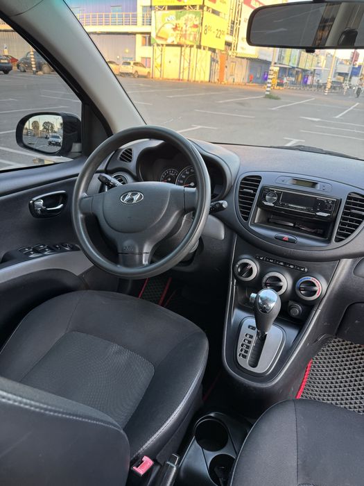 Продам Hyundai i10 2011 год