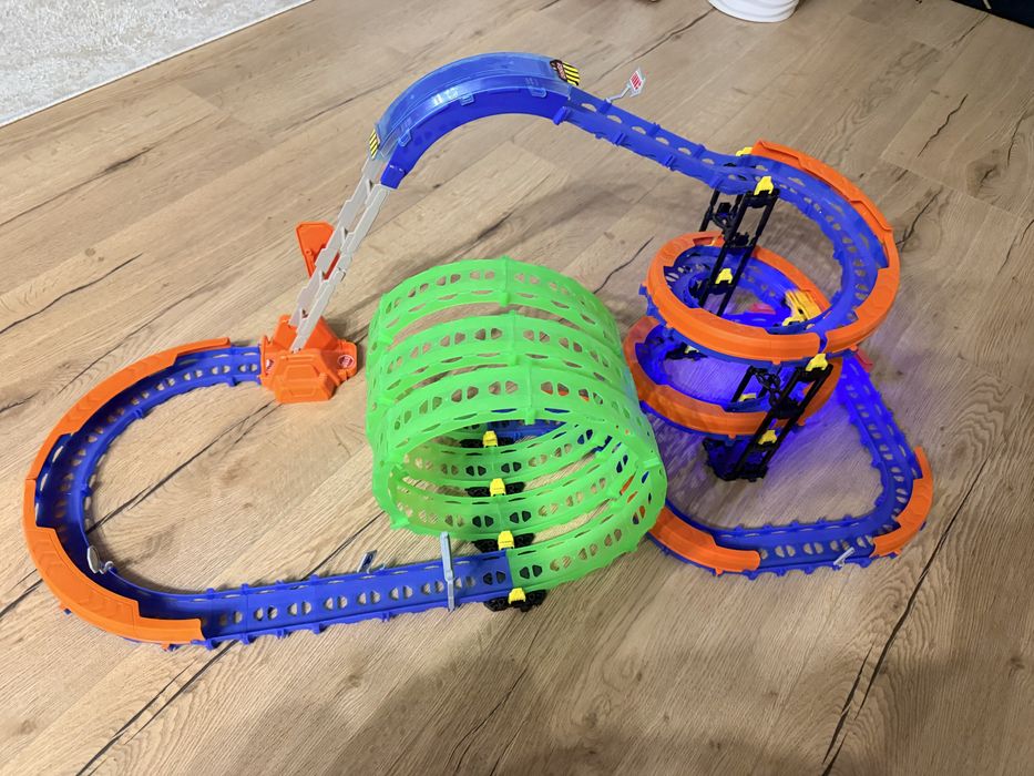 Tor wyścigowy świecący