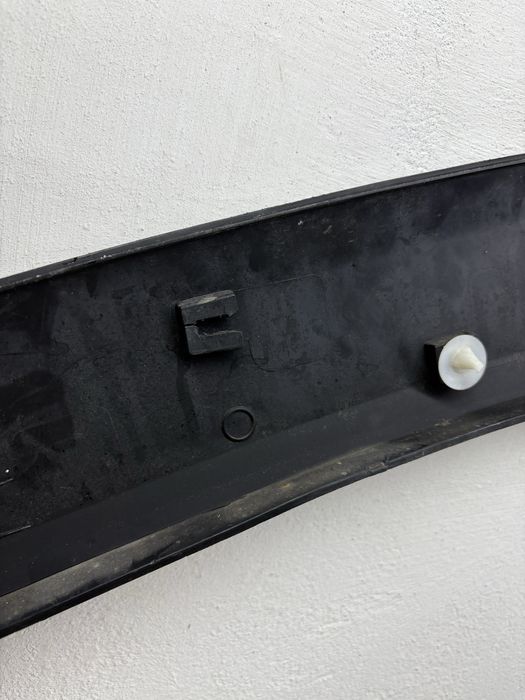 Накладка арка переднего правого крыла Jeep Renegade оригинал