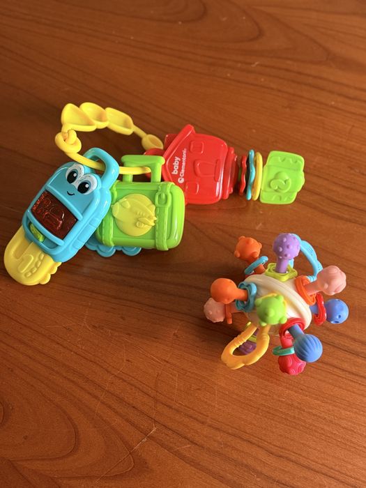 Сенсорний мʼячик , брязкальце ключі Clementoni