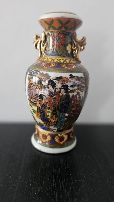 Wazon dekoracyjny w stylu japońskim