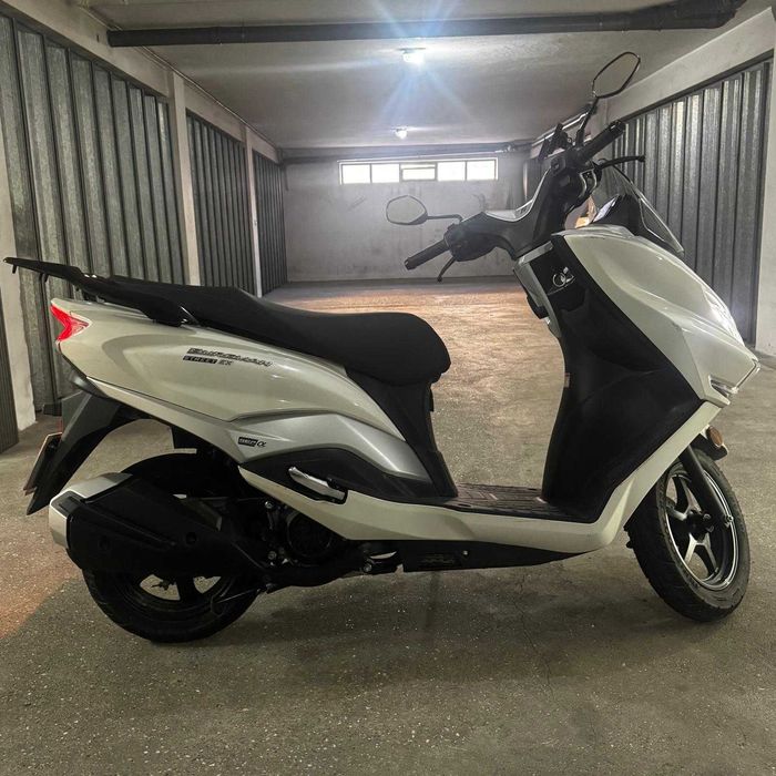 Suzuki Burgman 125 (2023) – 4.400 km
