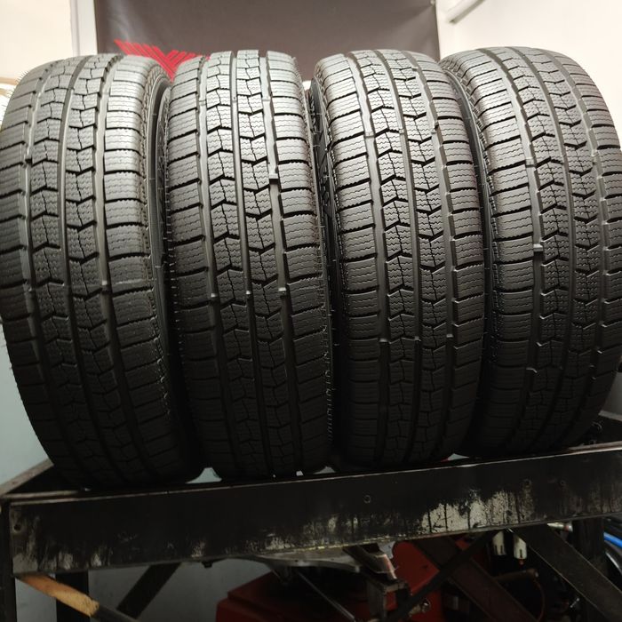 205/75/16 C Sprzedam komplet opon zimowych Nexen