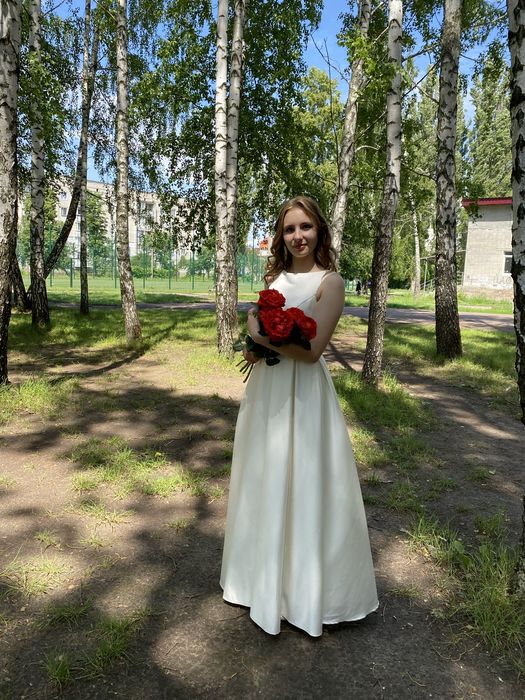 Розкішна випускна сукня